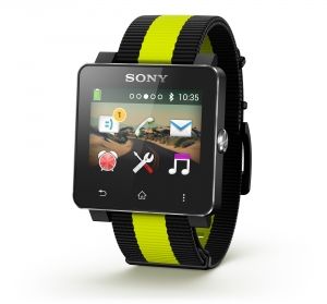 SmartWatch 2 jest dostarczany z eleganckim paskiem, który możesz jednak wymienić na dowolny pasek o standardowej szerokości 24 mm, aby lepiej dopasować zegarek do swojego stylu.
