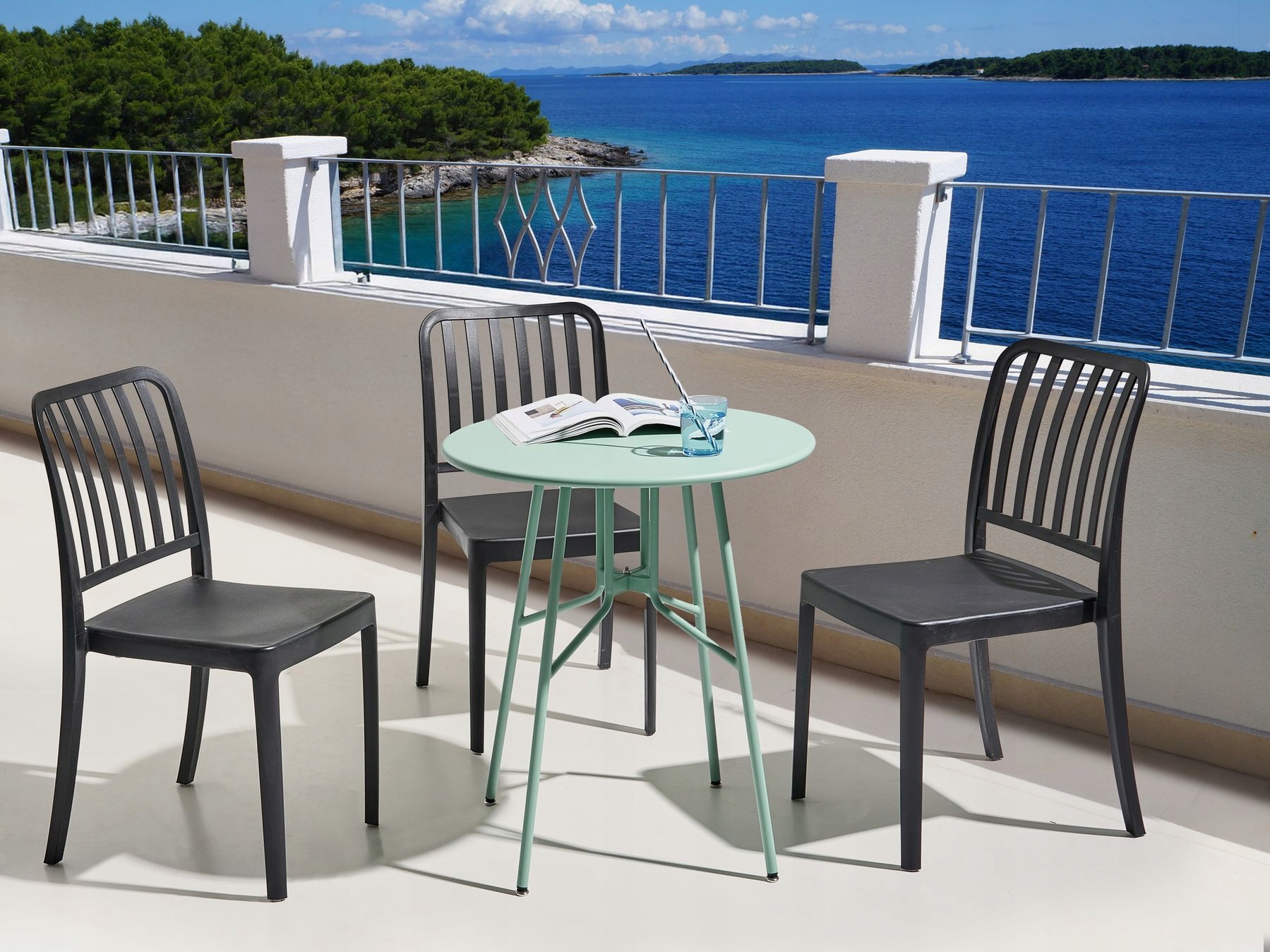 Idealny do porannej kawy i wieczornych spotkań