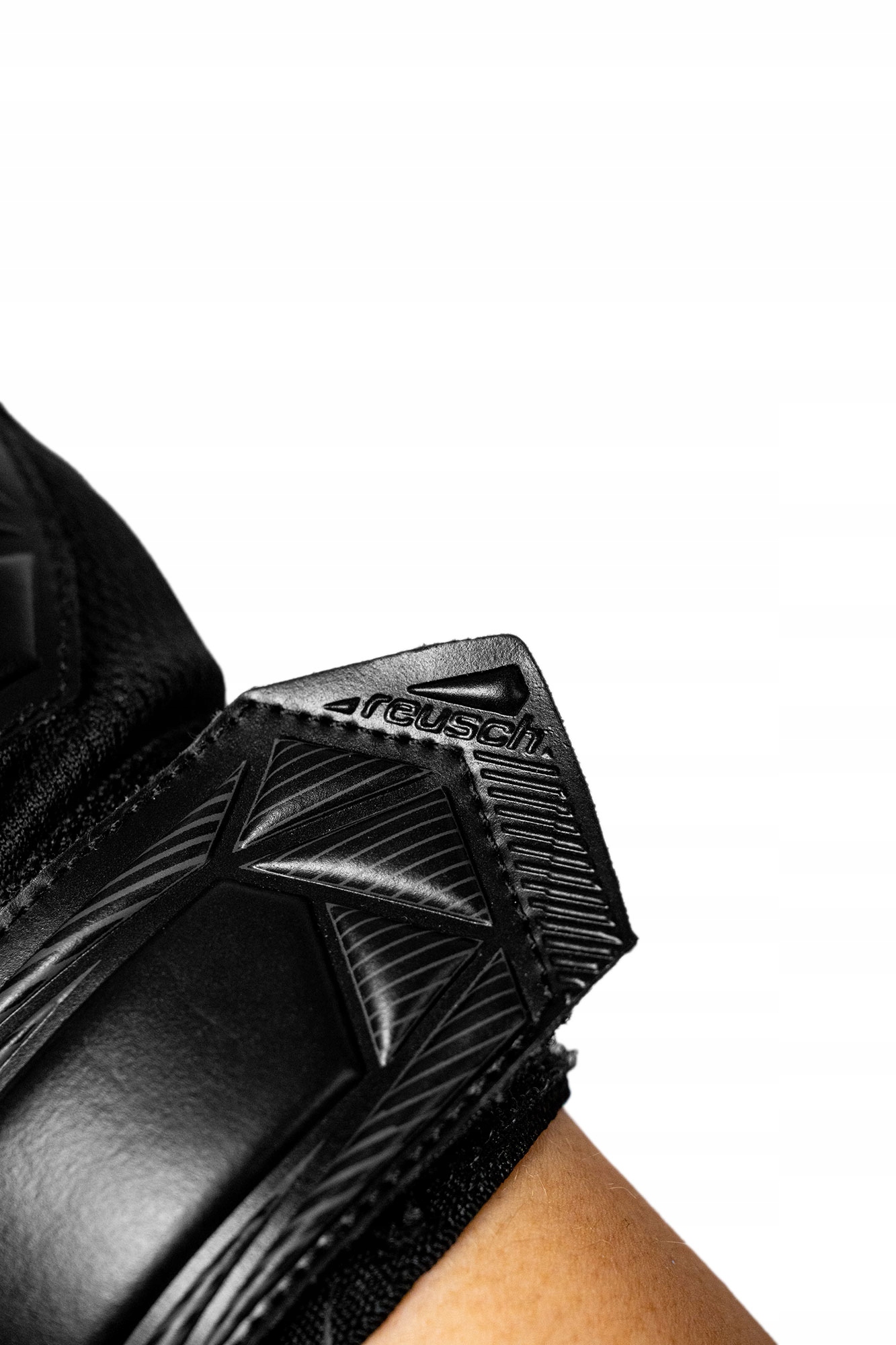 Bezpieczne zapinanie z elastyczną manżetą