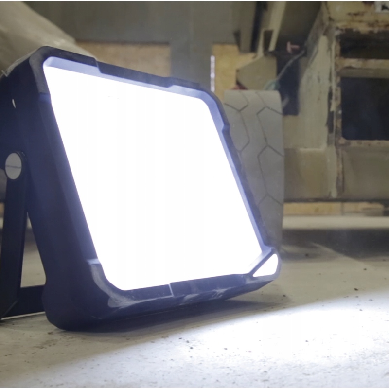 Mocne i rozproszone światło LED o mocy 4000 lumenów