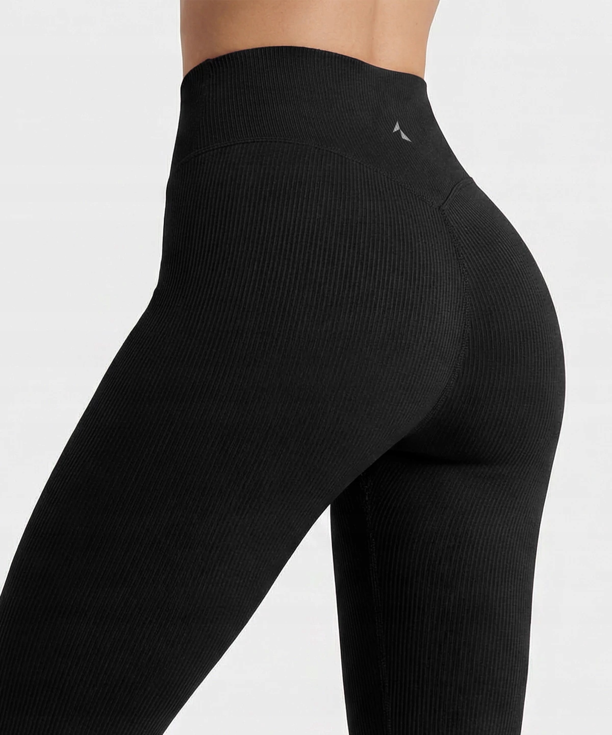 Prążkowany materiał – Wizualne modelowanie sylwetki