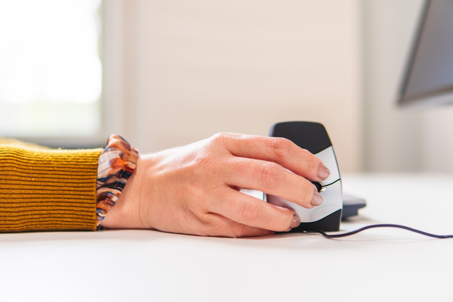Mysz przewodowa BakkerElkhuizen DXT – Komfort i precyzja w pracy