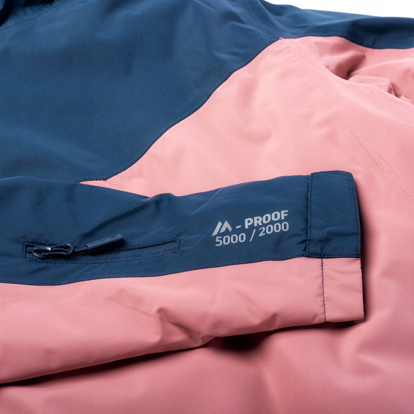 Wodoodporność i oddychalność kurtki MAKIO JR