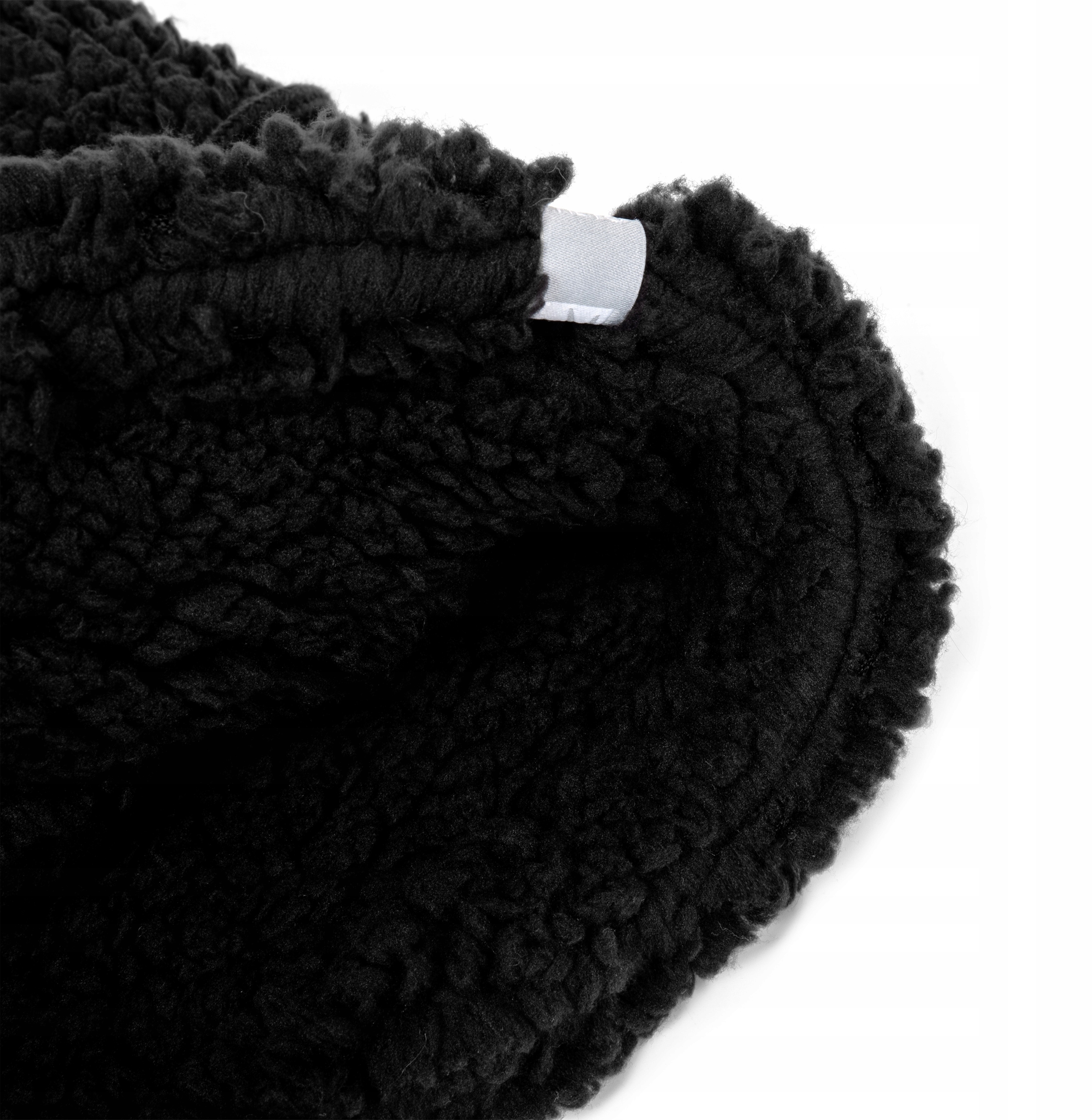 Materiał i wykonanie – 100% poliester teddy fleece