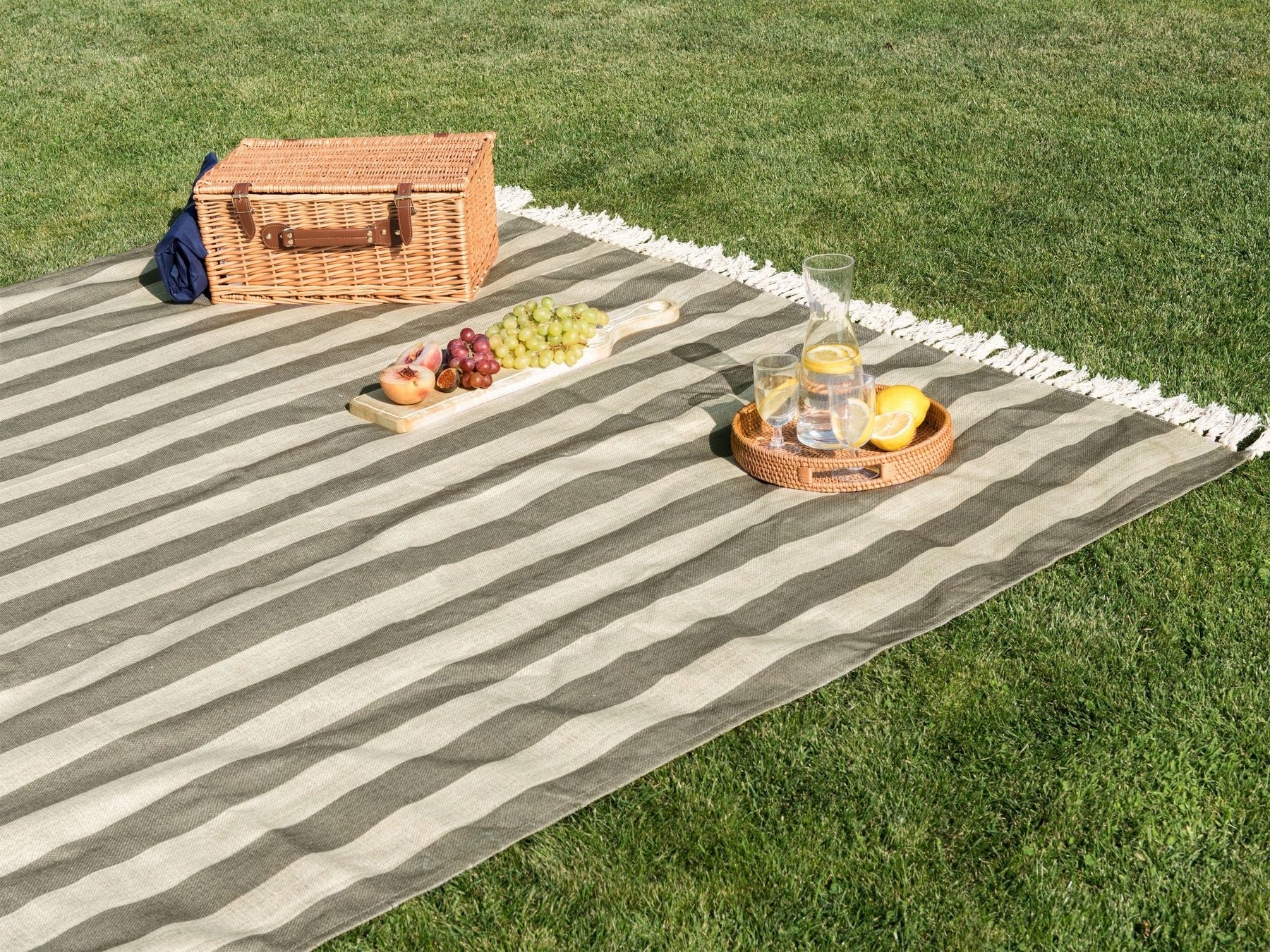 Koc piknikowy MOUZA 200 x 200 cm – Idealny towarzysz na świeżym powietrzu