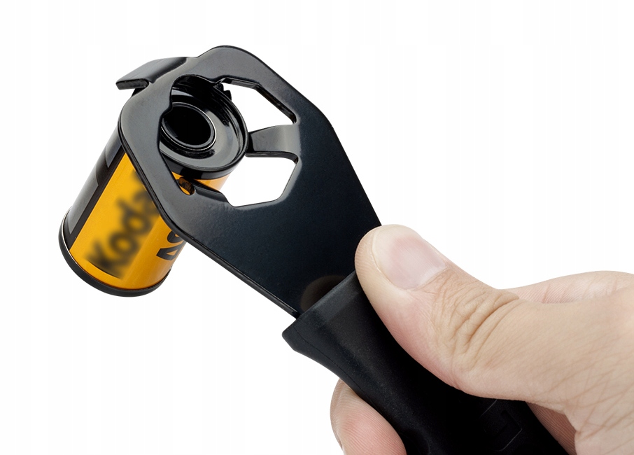 Szybkie i bezpieczne otwieranie kaset filmowych