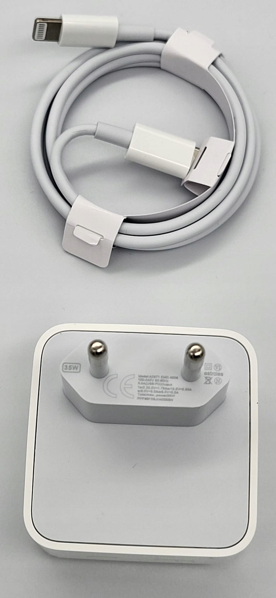 Dwa porty USB-C – Ładowanie dwóch urządzeń jednocześnie