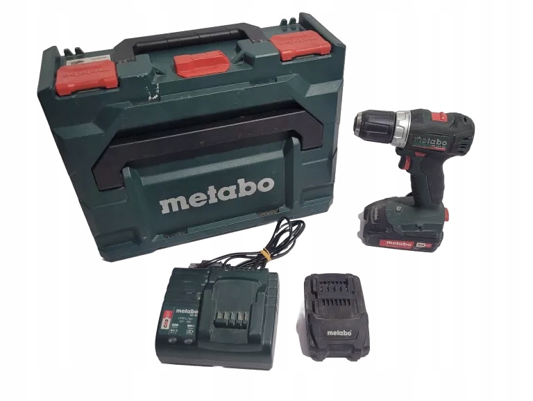 Praktyczne akcesoria – Zaczep do paska i pojemnik na końcówki