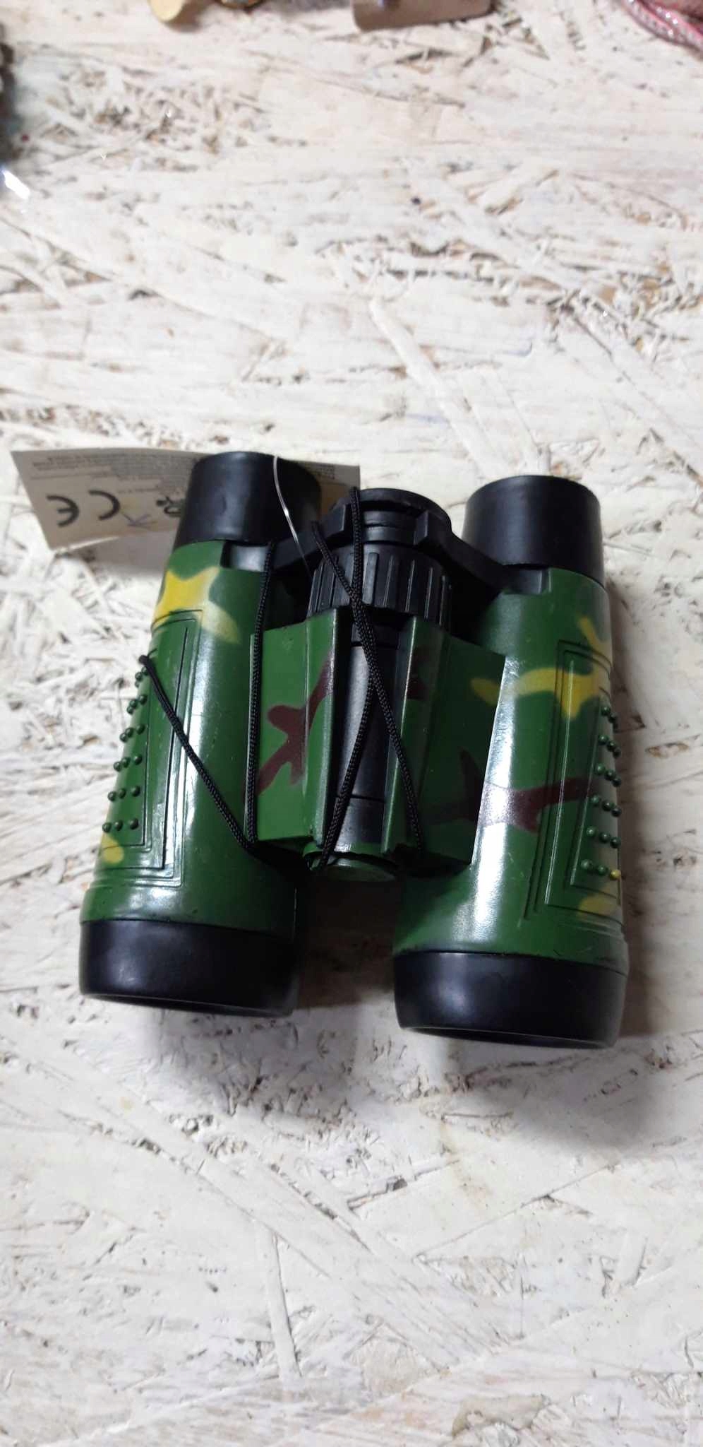 Powiększenie 10x i średnica obiektywu 42mm
