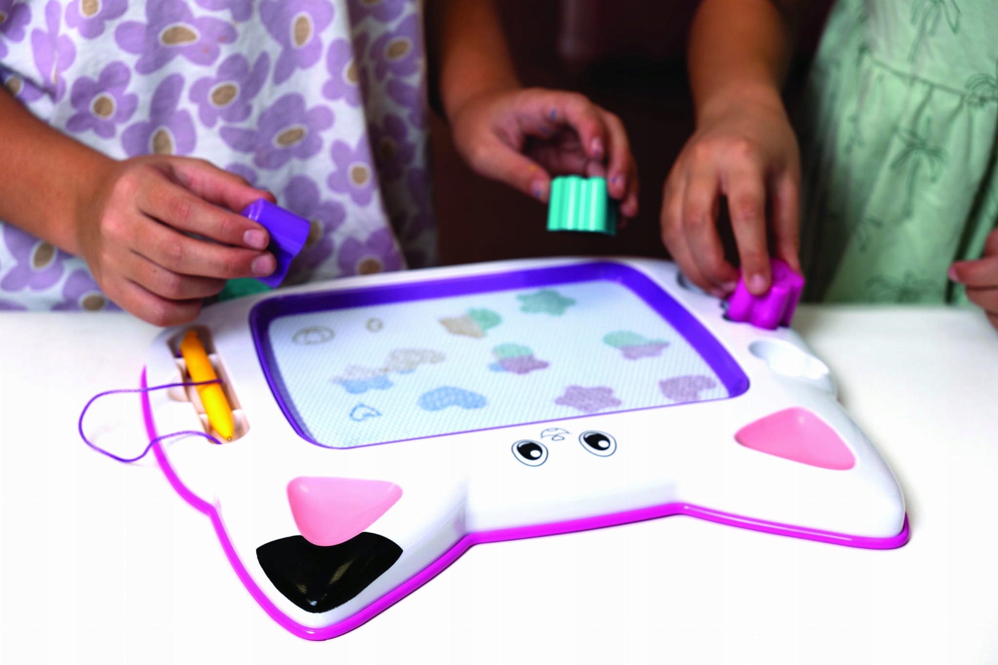 W zestawie: długopis magnetyczny i 3 stempelki