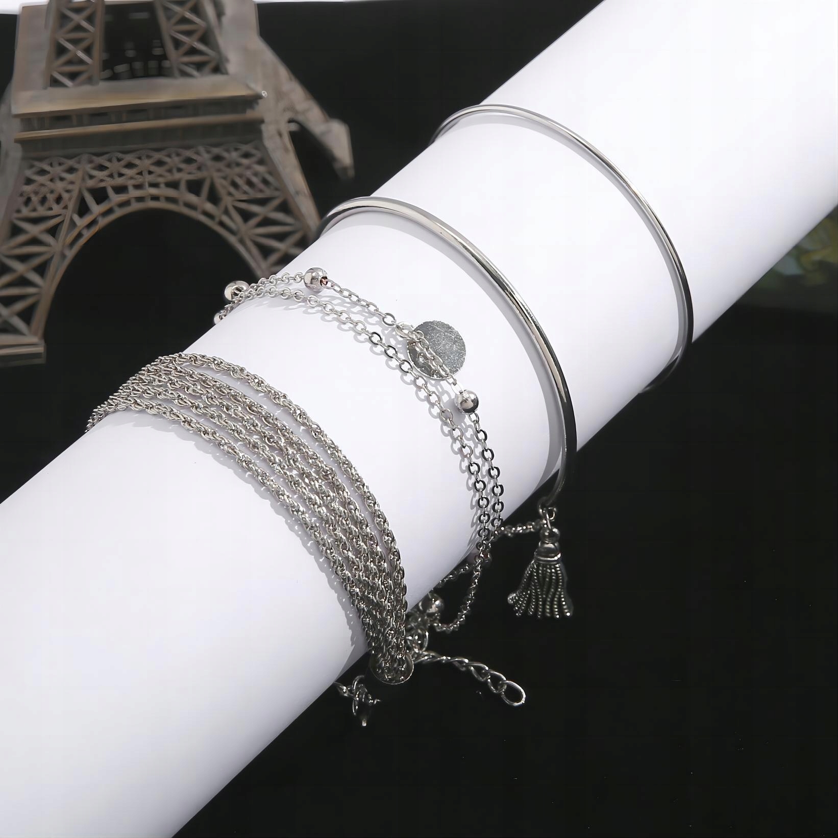 Elegancki design bransoletek typu bangle