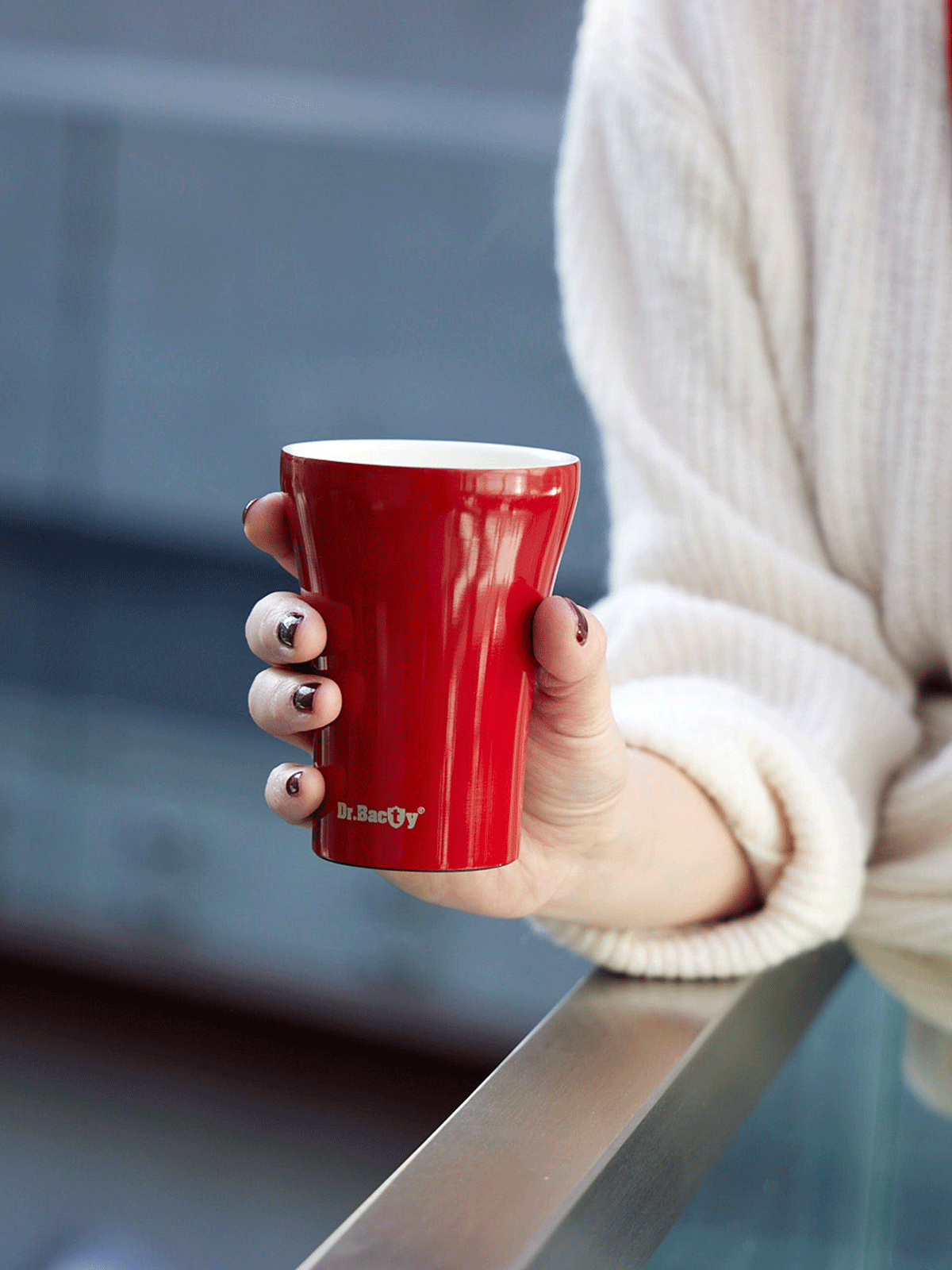 Kubek-termiczny-Apollo-czerwony-ergonomiczny-krztalt.png?v=1677671908269