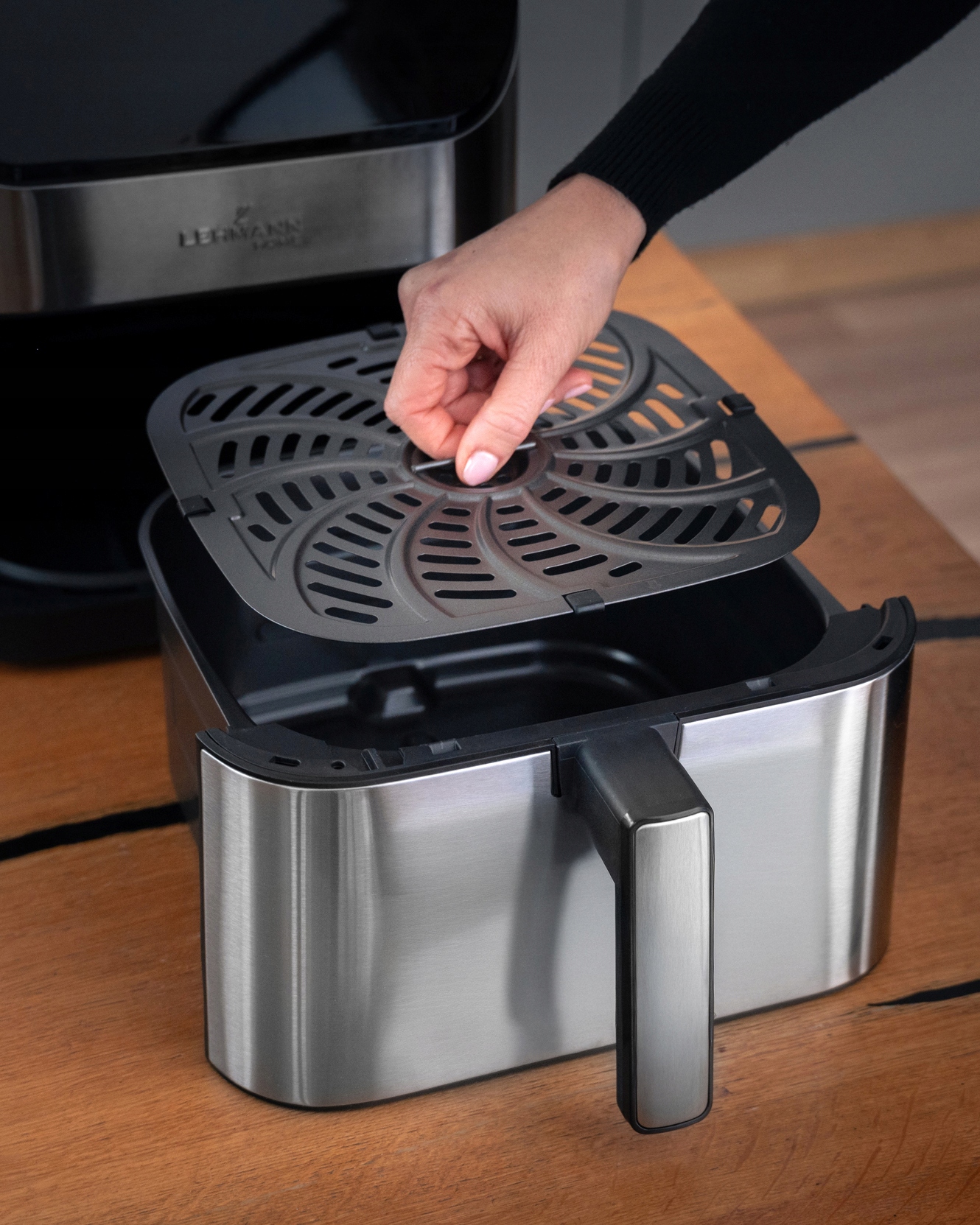 FRYTKOWNICA BEZTŁUSZCZOWA AIRFRYER 8L NIEPRZYWIERAJĄCA LEHMANN 12 PROGRAMÓW Pojemność misy 8 l