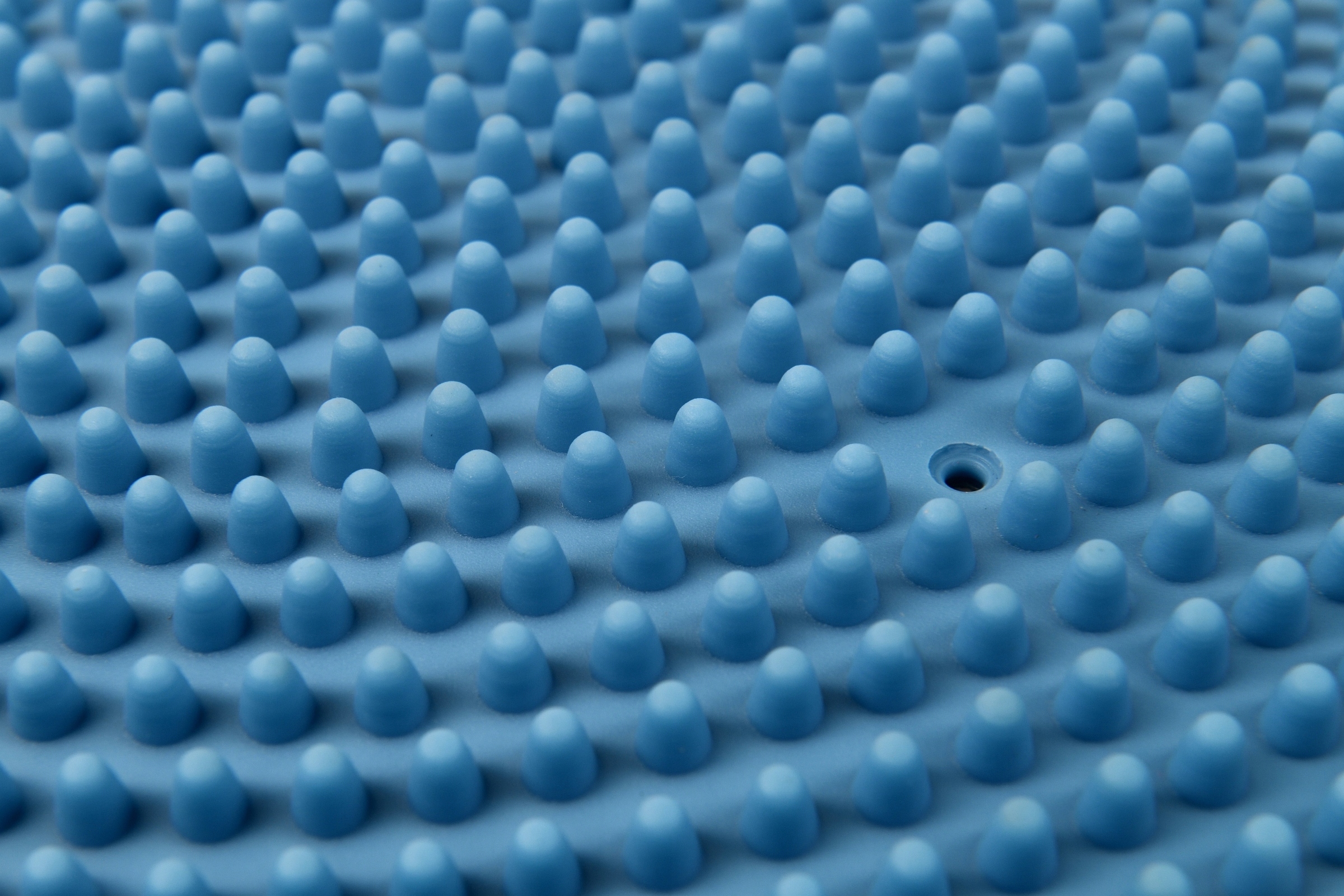 Antypoślizgowa powierzchnia z wypustkami masującymi – Stabilność i relaks dla mięśni