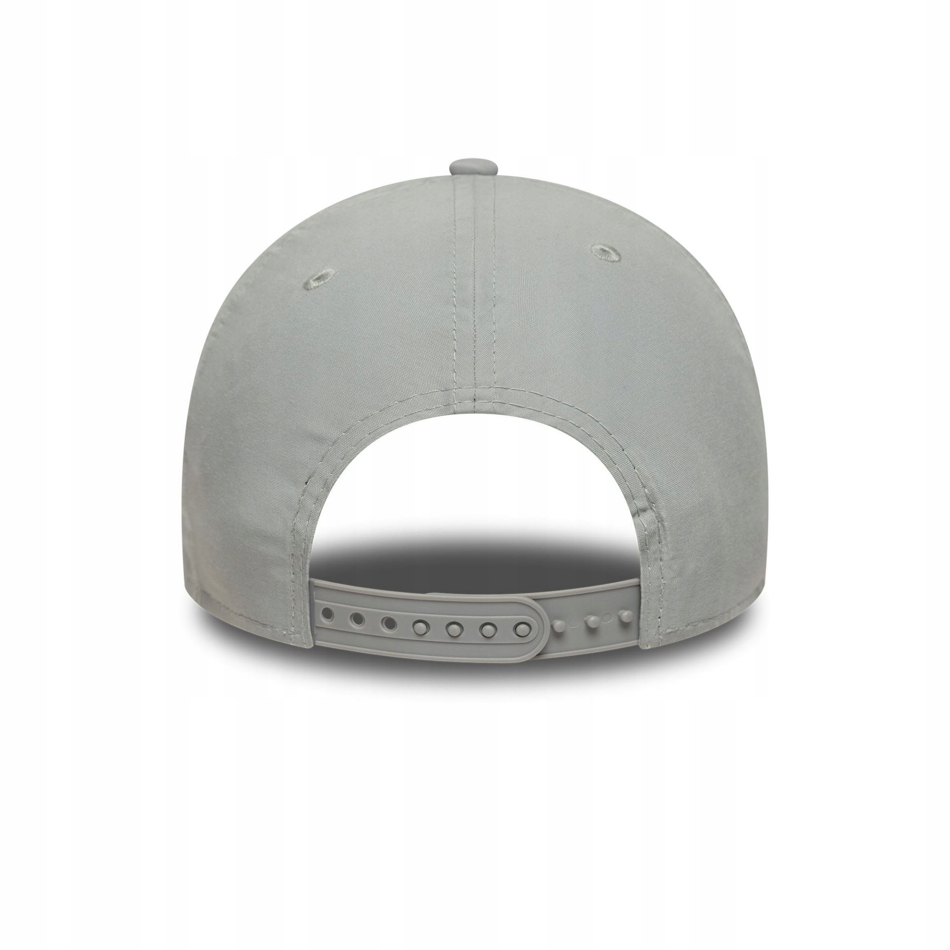 Regulowane zapięcie snapback – idealne dopasowanie