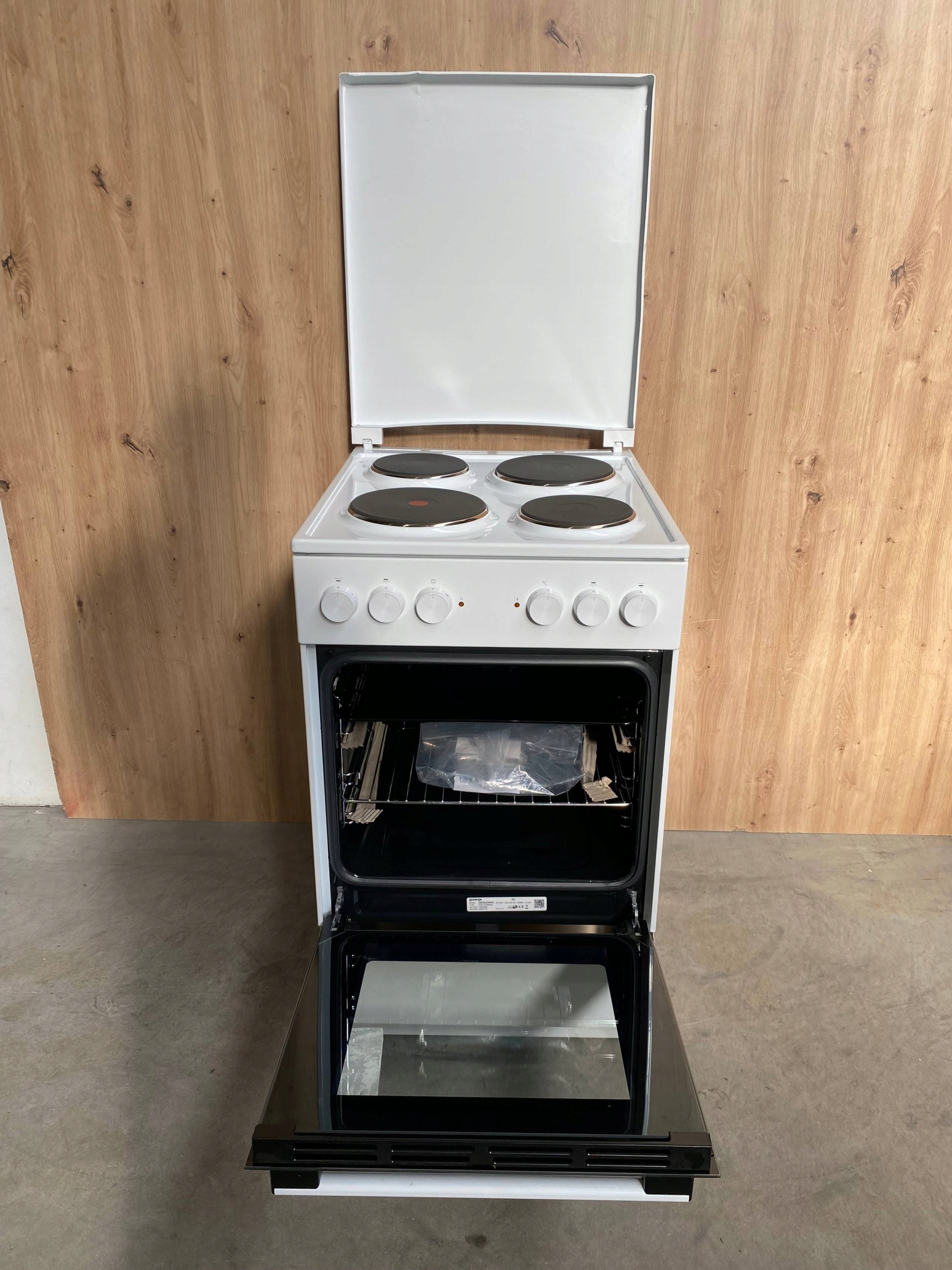 Pojemność piekarnika – 74 litry dla większych potraw