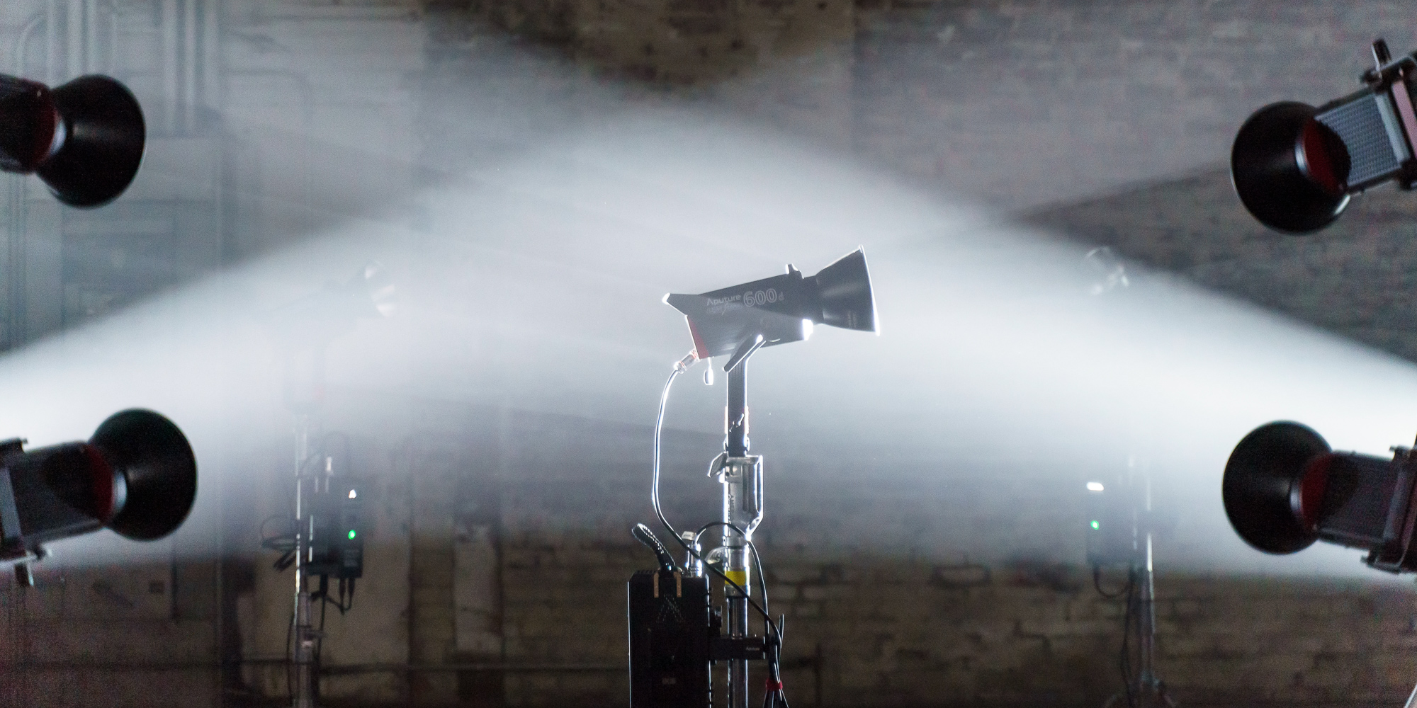Lampa LED Aputure Light Storm LS 600d - V-mount - 4 krzywe regulacji
