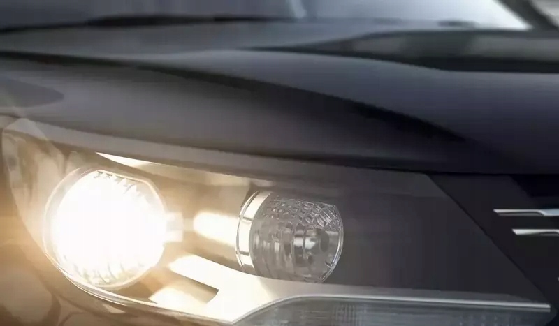 Żarówka CAR LIGHT OSRAM 64193ULT 60/55W 12V H4 – Doskonałe oświetlenie dla Twojego pojazdu
