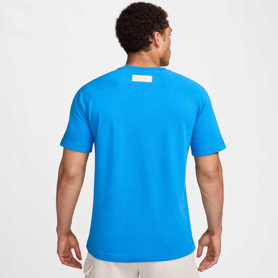 Niebieski kolor – wyrazisty wybór dla kibiców