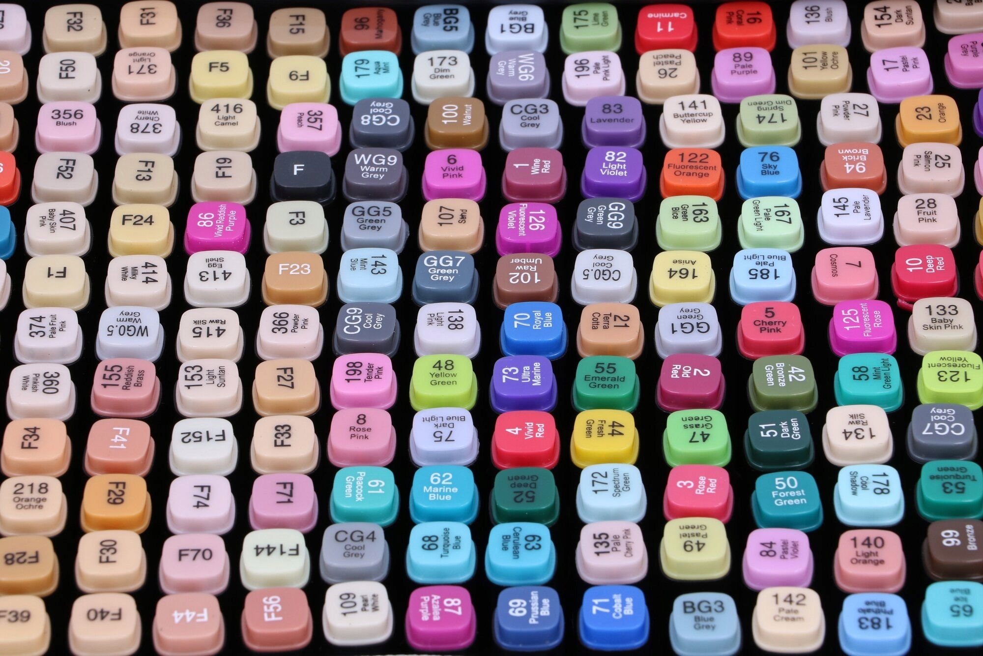 Wyjątkowa jakość tuszu i intensywność kolorów