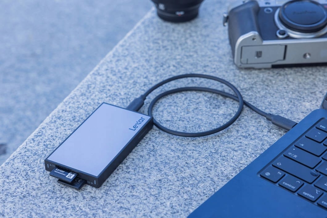 Kompletny zestaw z akcesoriami – Kabel USB-C i adapter USB-A w opakowaniu