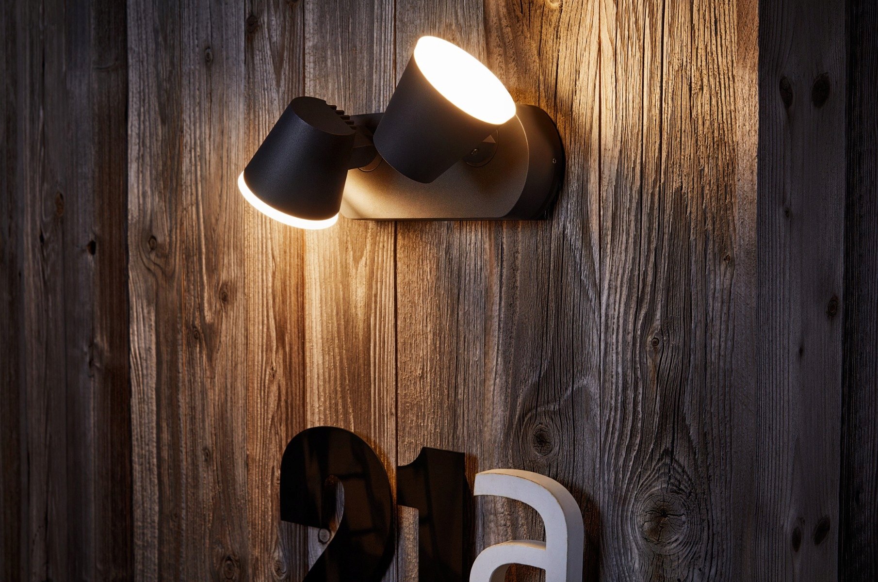 Kinkiet Osram LEDVANCE Kinkiet Ścienny Lampa LED Ruchoma 20W – Nowoczesne oświetlenie do Twojego ogrodu