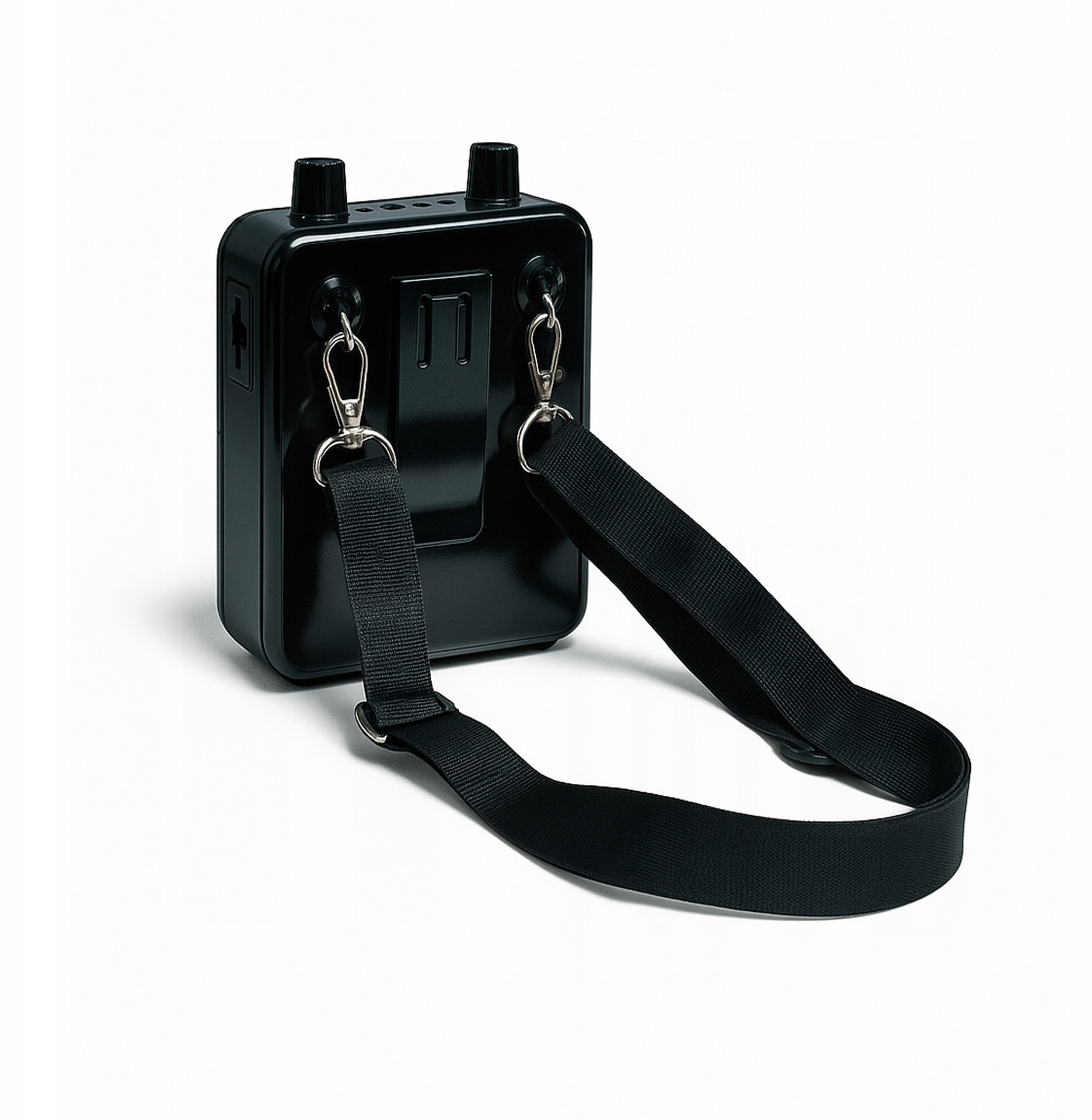 Szerokie możliwości odtwarzania – Bluetooth, AUX, USB, microSD