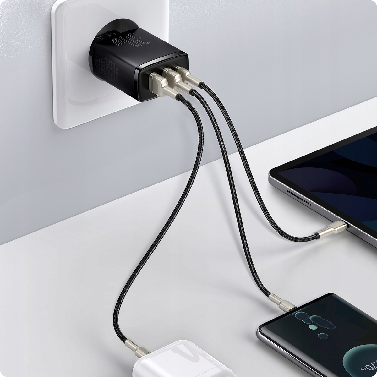 Wszechstronność z trzema portami USB – Idealne rozwiązanie dla wielu urządzeń