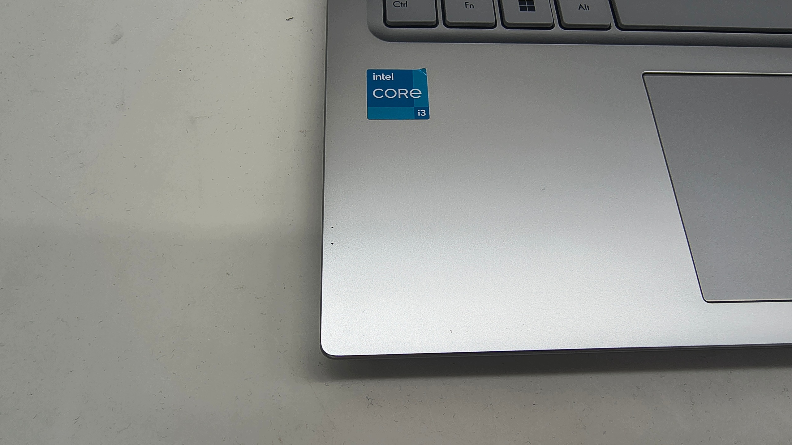 Nowoczesny procesor Intel Core i3-1215U – Idealny do codziennych zadań