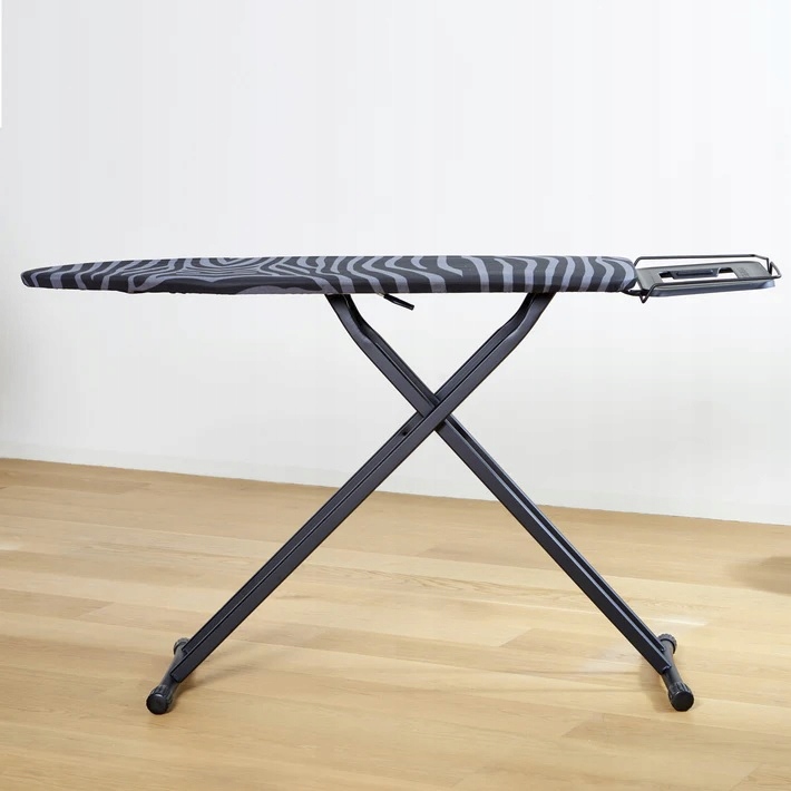 Pełnowymiarowa konstrukcja deski do prasowania