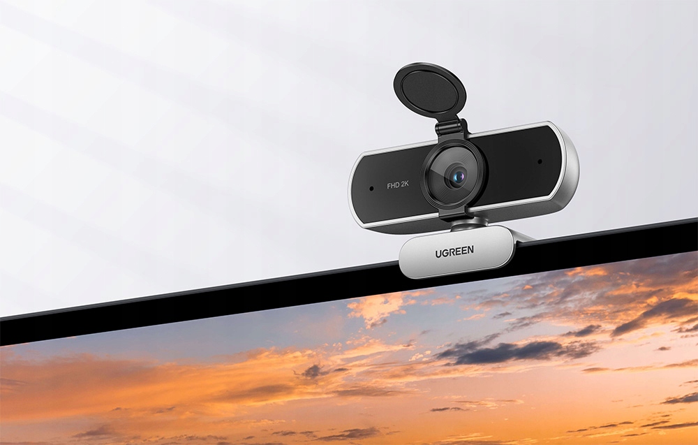 Automatyczna regulacja światła i szerokie pole widzenia 80°