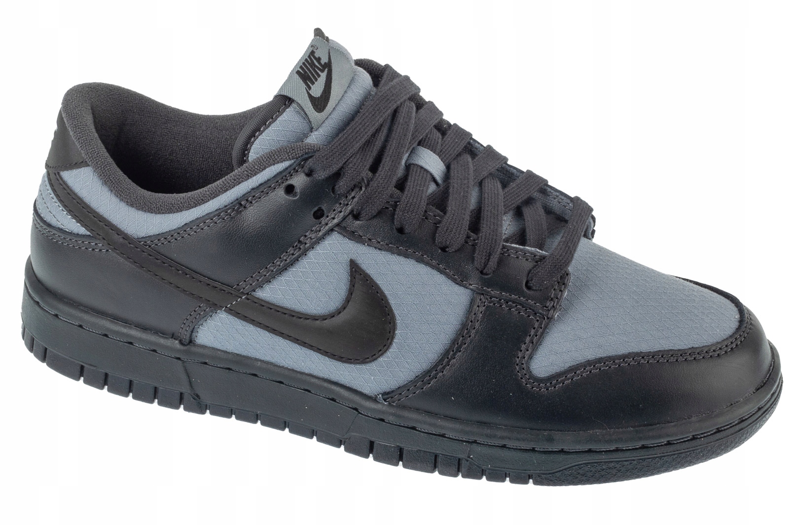 Kluczowe cechy butów Nike Dunk Low Retro SE