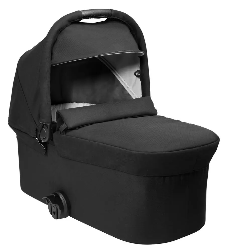 Wygodny i przestronny dach z ochroną UV 50+