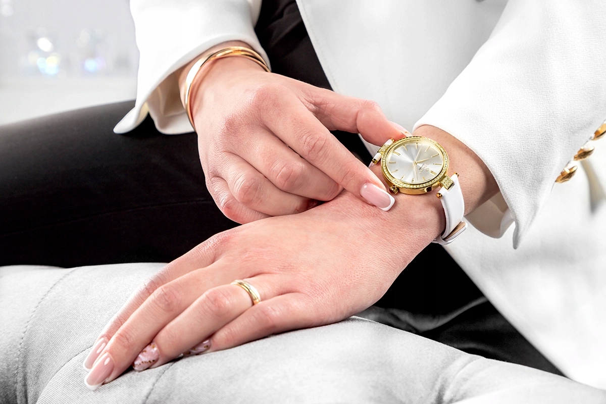 Smukłe wskazówki i intuicyjny odczyt czasu