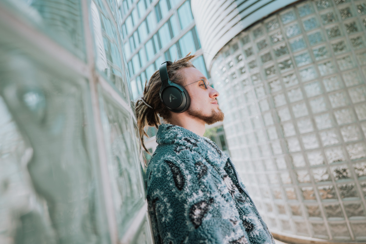 LAMAX MuseComfort1 ANC lifestyle