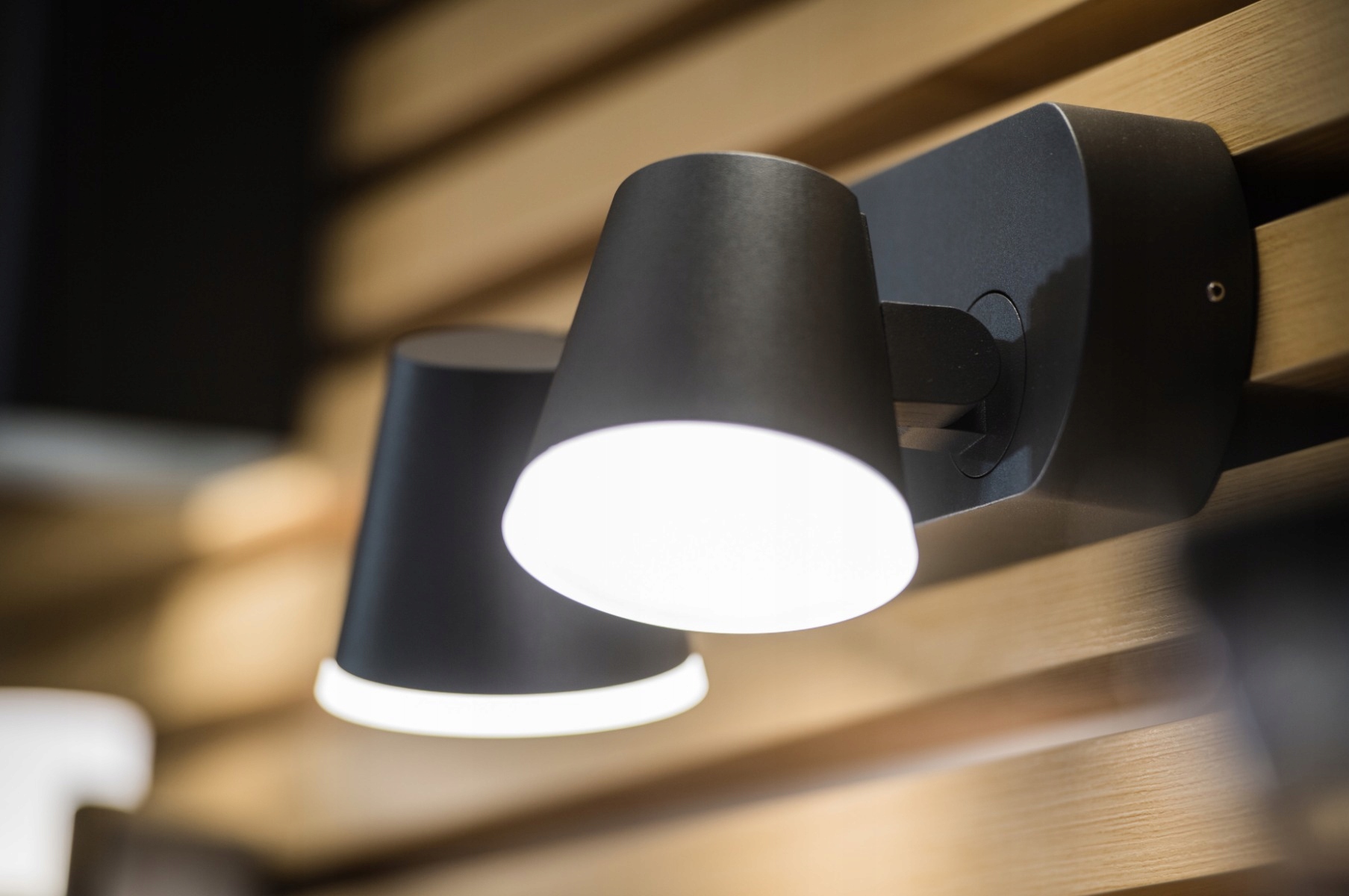 Szybki i łatwy montaż kinkietu