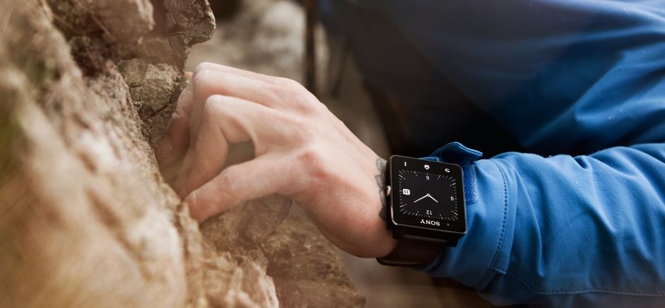Zegarek SmartWatch 2 firmy Sony komunikuje się ze smartfonem przez Bluetooth® i wyświetla wszystkie ważne dla Ciebie powiadomienia