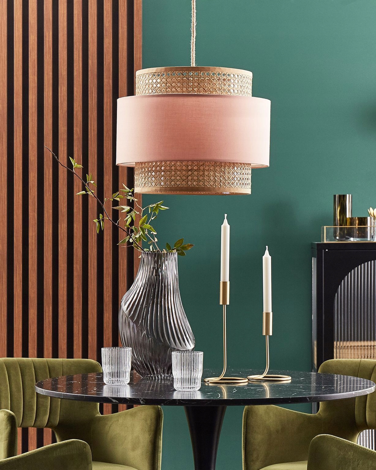 Elegancki design z podwójnym abażurem