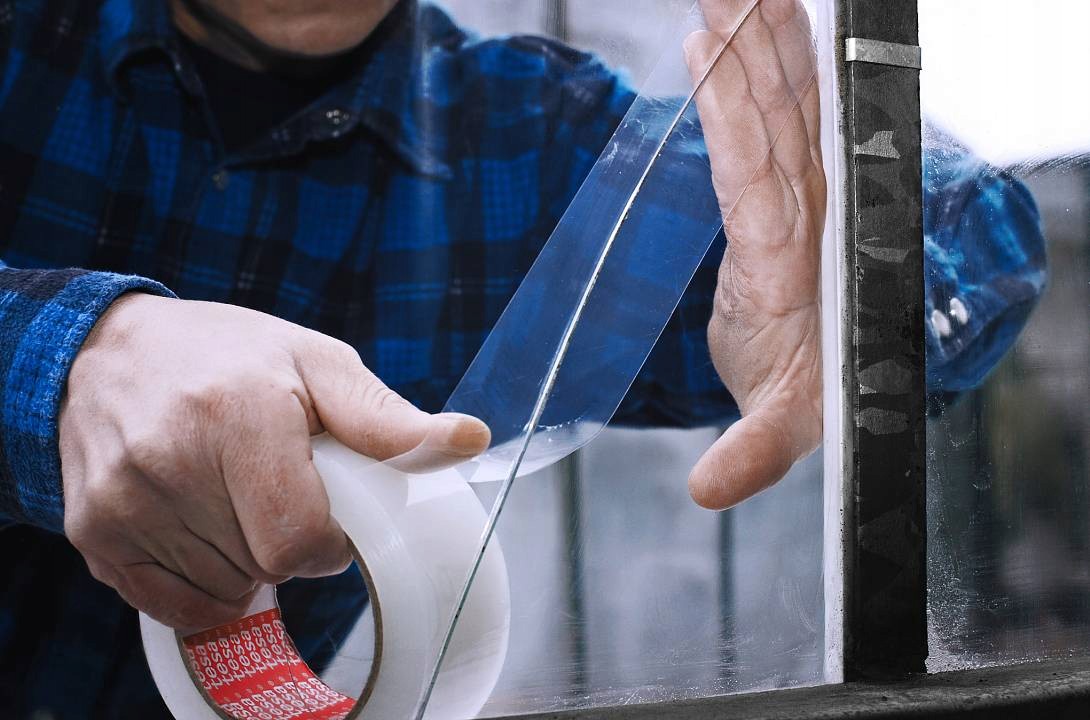 Przezroczysta folia do 'niewidocznych' napraw