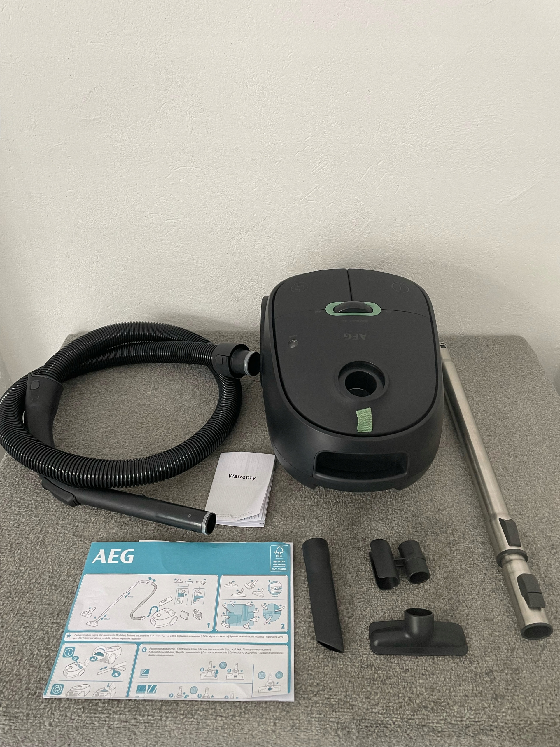 Odkurzacz AEG AB 61C2 ECO 6000 Series – Wydajne sprzątanie bezworkowe