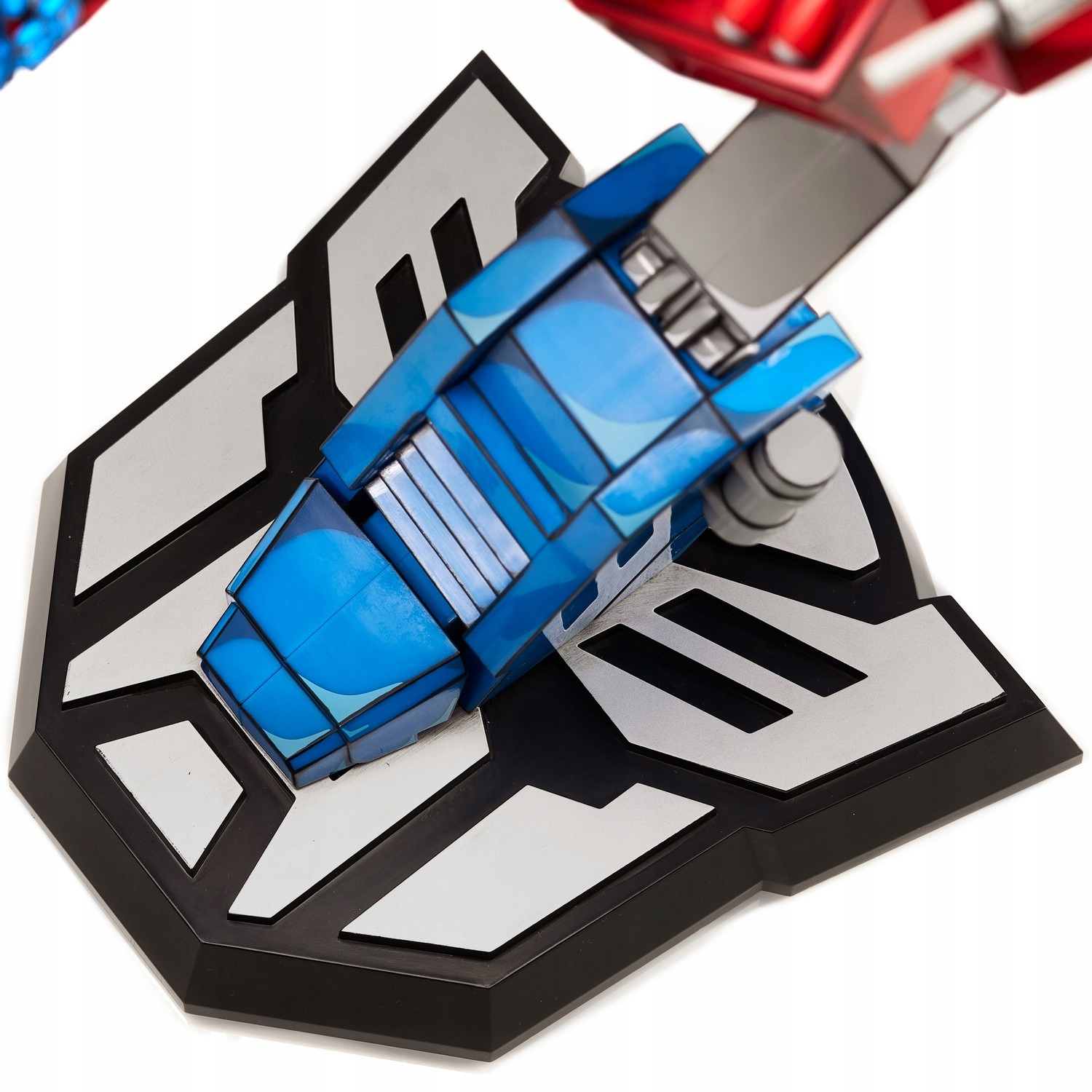 Unikalny stojak z logo Transformers – Stabilność i styl