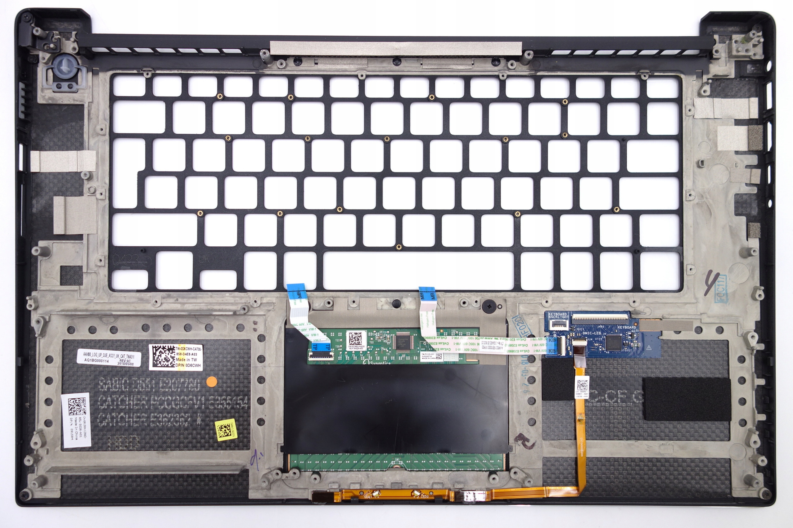 Zintegrowany touchpad i mikrofon – Wygoda użytkowania