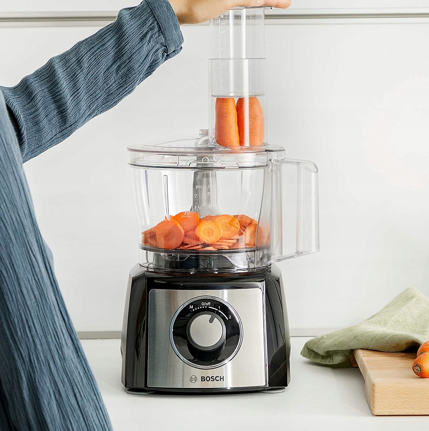 Wbudowany blender i młynek – idealne do przygotowywania zdrowych posiłków