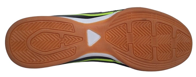 Dodatkowe cechy: niebrudząca podeszwa i sznurowane zapięcie