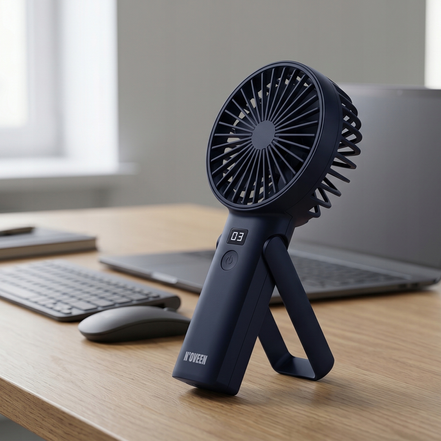 Wentylator ręczno-biurkowy akumulatorowy USB NOVEEN F120 – Idealne rozwiązanie na upalne dni