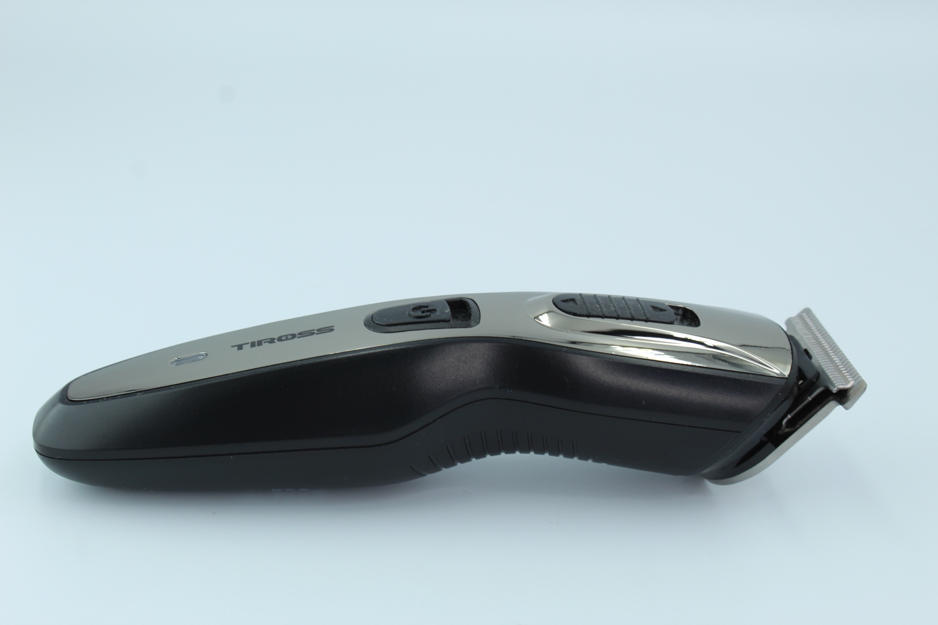 Maszynka do strzyżenia włosów Tiross TS-1343 – Idealne rozwiązanie dla mężczyzn