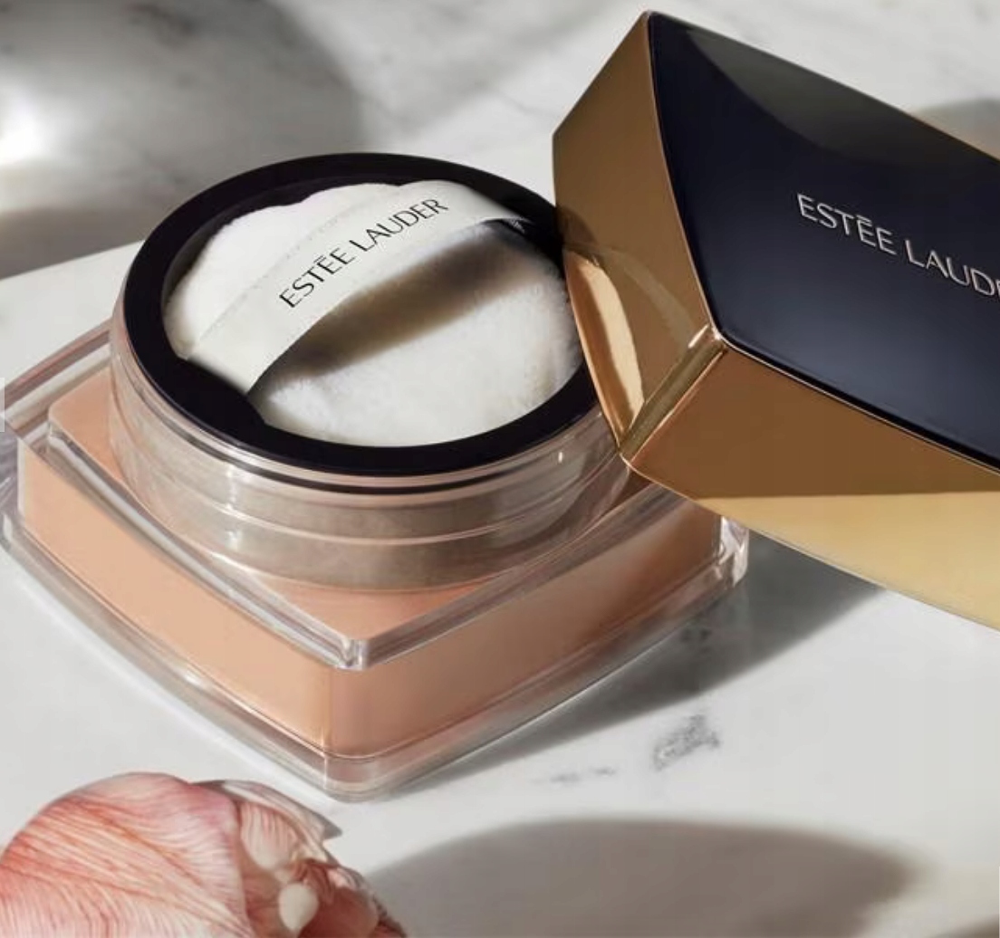 Double Wear Sheer Flattery Loose Powder – Idealne wykończenie makijażu