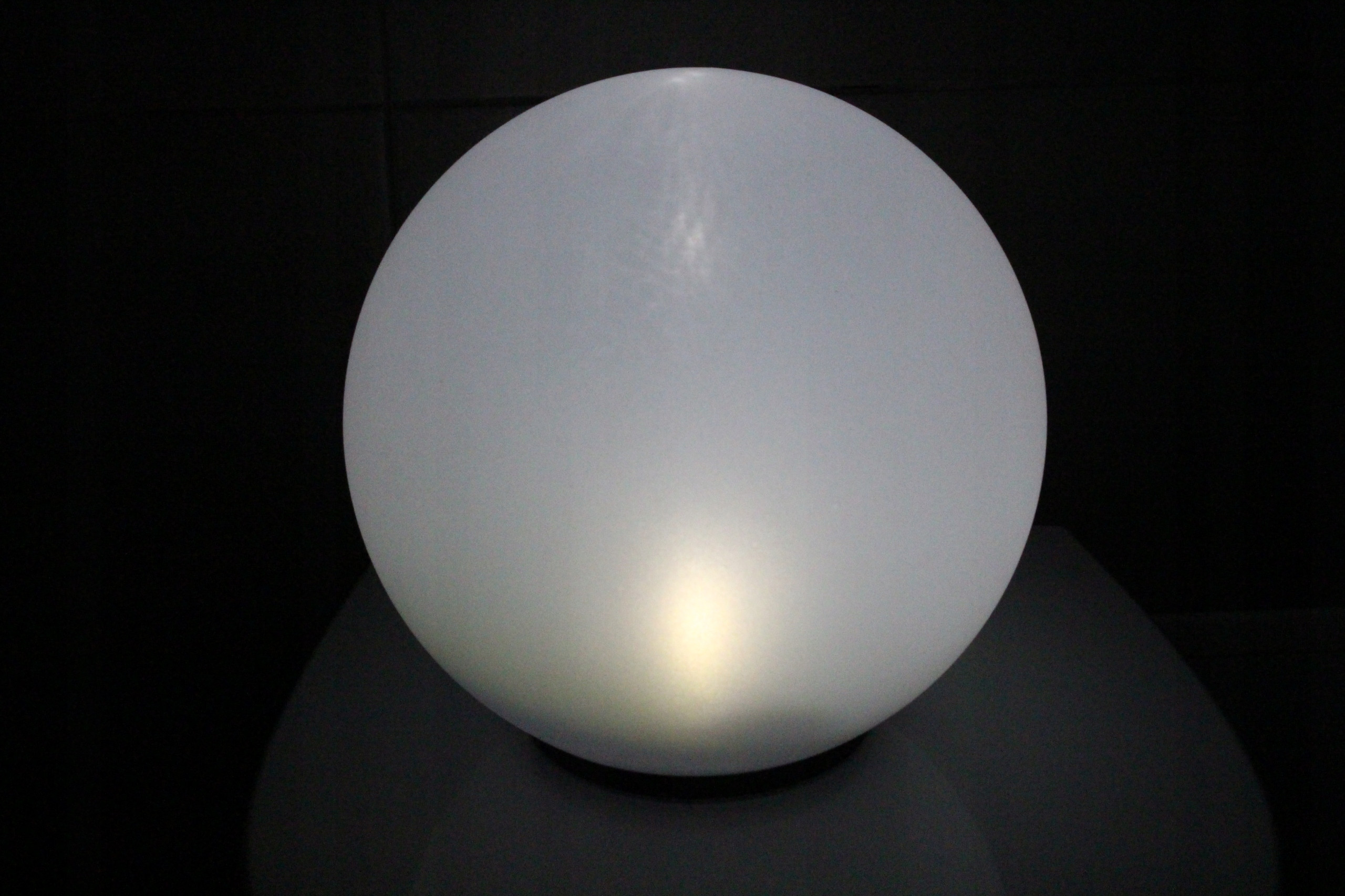 Heitronic Lampa solarna LED ogrodowa Boule 25 cm – Ekologiczne oświetlenie do Twojego ogrodu