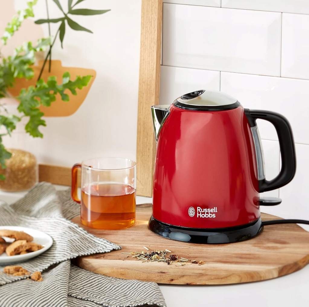 Czajnik elektryczny Russell Hobbs 24992-70 – Styl i funkcjonalność w Twojej kuchni
