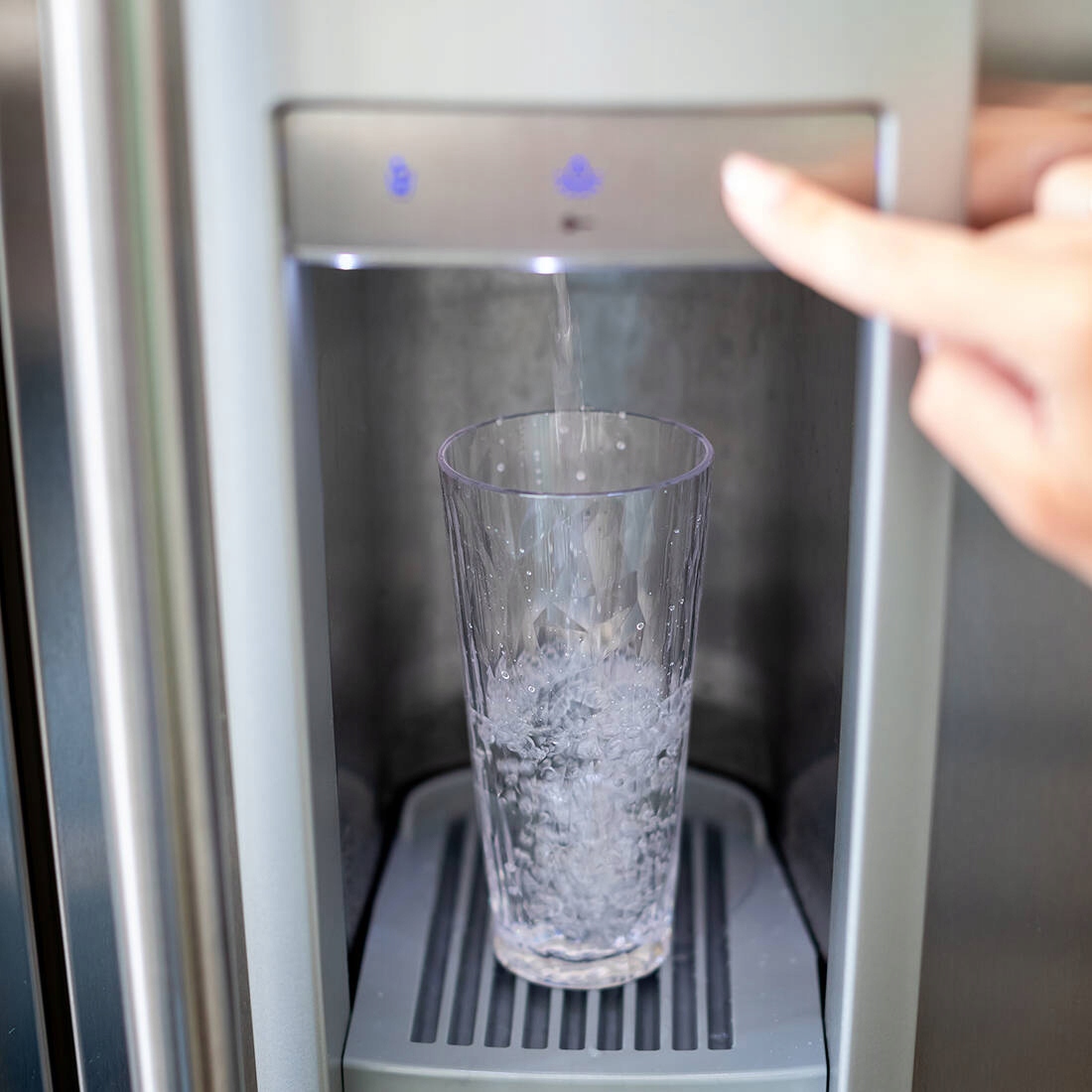 Ikoniczny design – Stylowe i nowoczesne akcenty na każdym stole